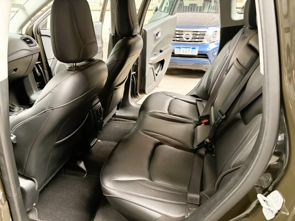 Jeep Compass Limited 4x4 ATX9 — foto 12