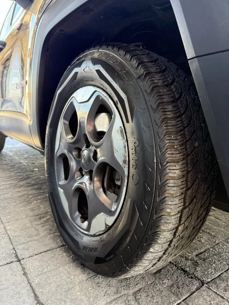 Jeep Renegade Sport — foto 12