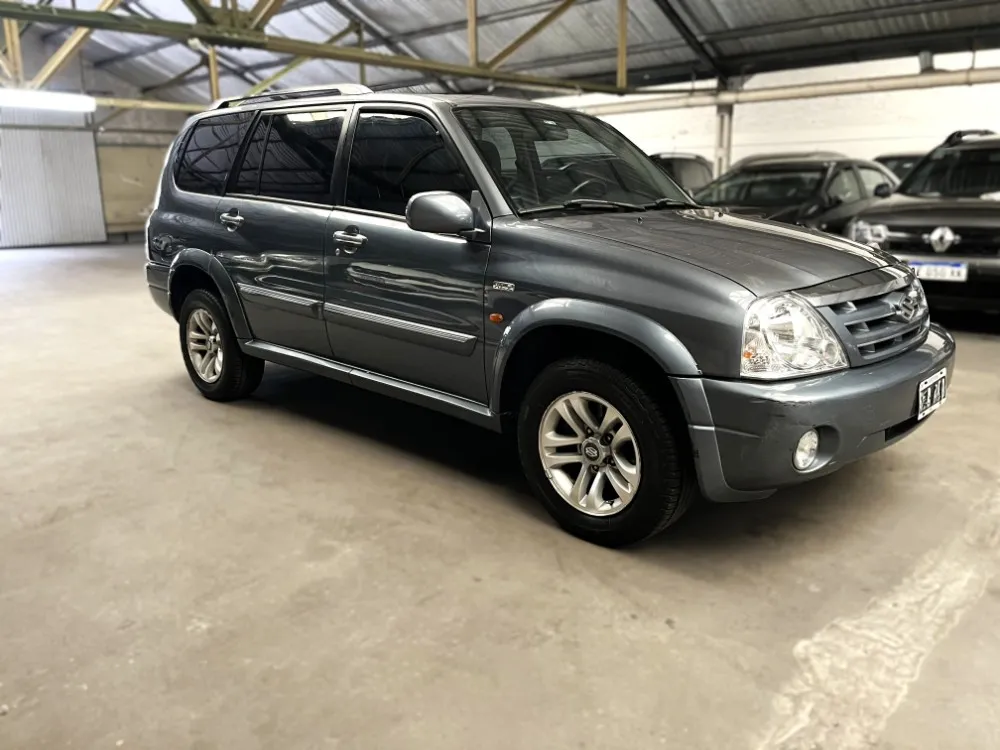 Suzuki Grand Vitara XL7 — foto 2