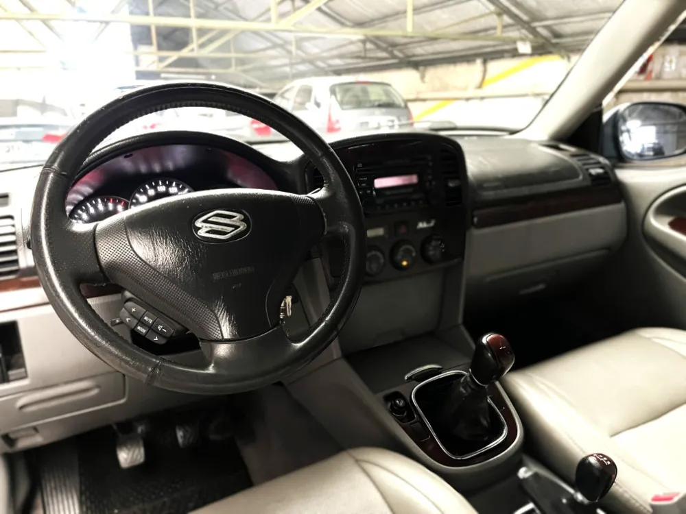 Suzuki Grand Vitara XL7 — foto 9