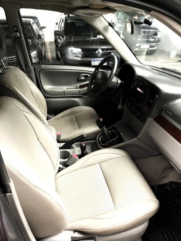 Suzuki Grand Vitara XL7 — foto 12
