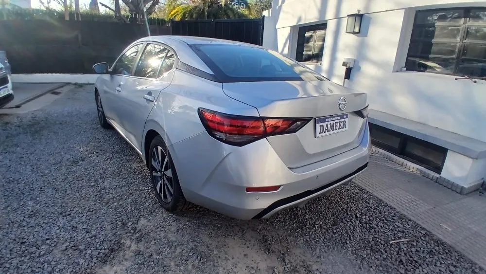 Nissan Sentra Advance — foto 11