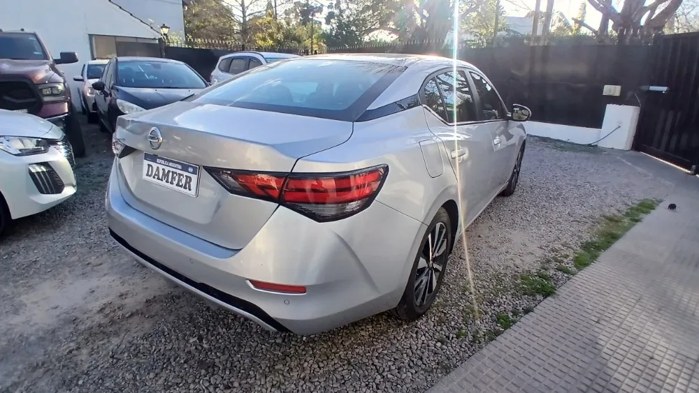 Nissan Sentra Advance — foto 12