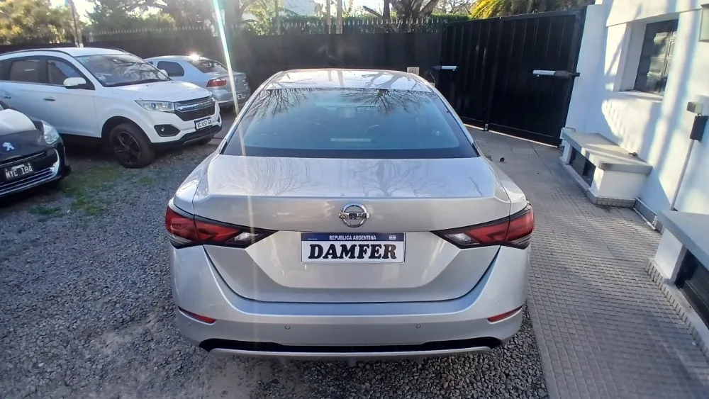 Nissan Sentra Advance — foto 13