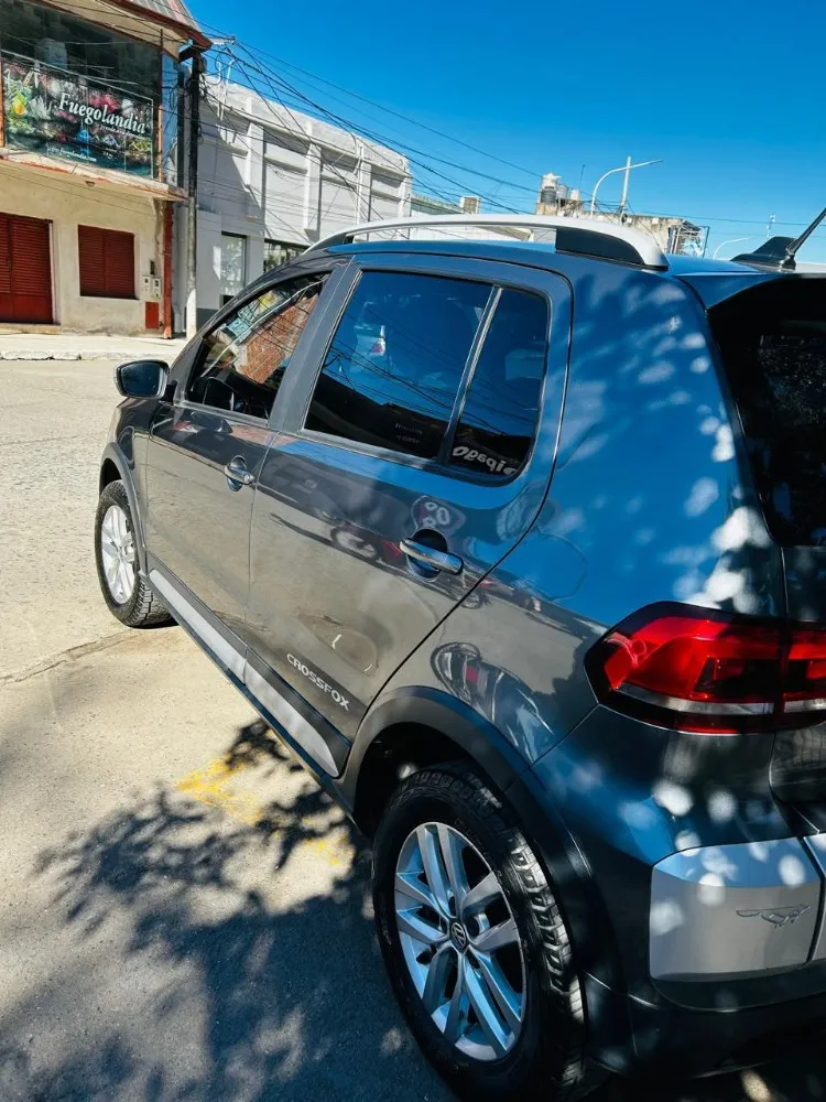 Volkswagen FOX 5P 1,6 Highline — foto 3