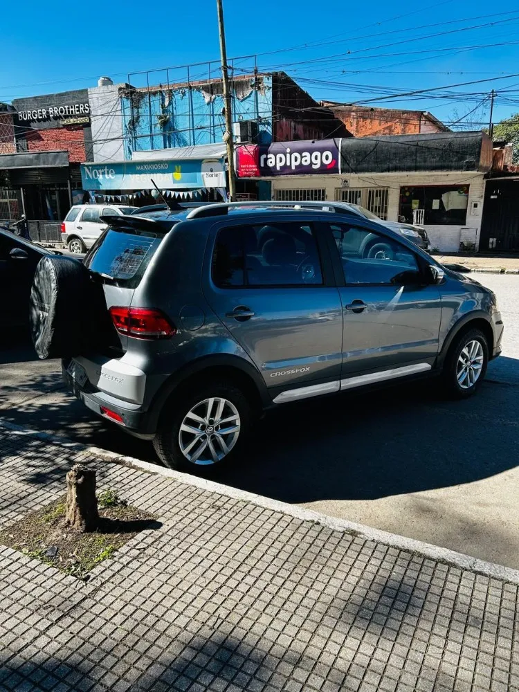 Volkswagen FOX 5P 1,6 Highline — foto 7