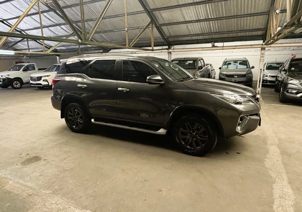 Toyota HILUX SW4 5P 2,8 Diesel Srx 4X4 7a AT — foto 2