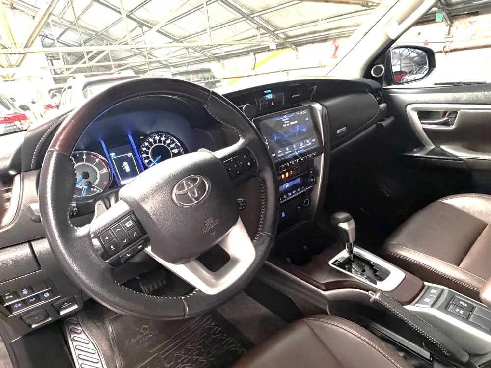 Toyota HILUX SW4 5P 2,8 Diesel Srx 4X4 7a AT — foto 10