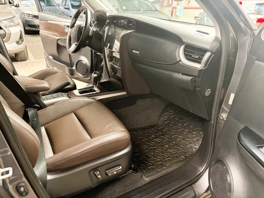 Toyota HILUX SW4 5P 2,8 Diesel Srx 4X4 7a AT — foto 14