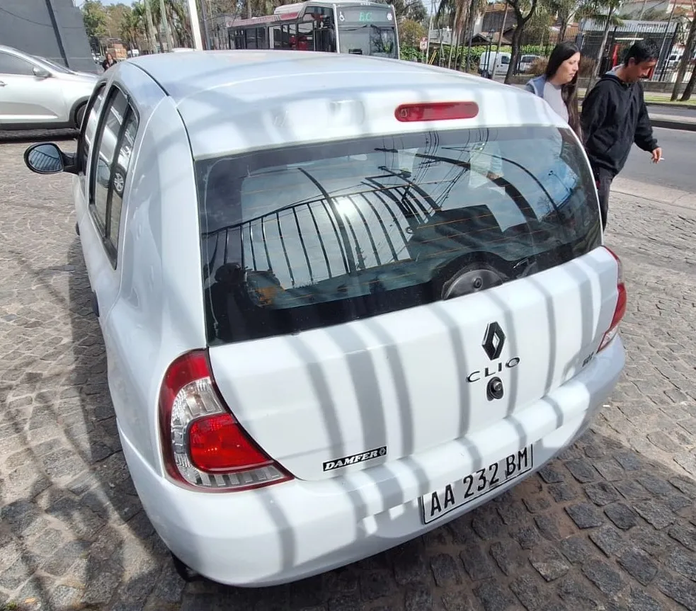 Renault CLIO MIO 1.2 5P CONFORT — foto 5