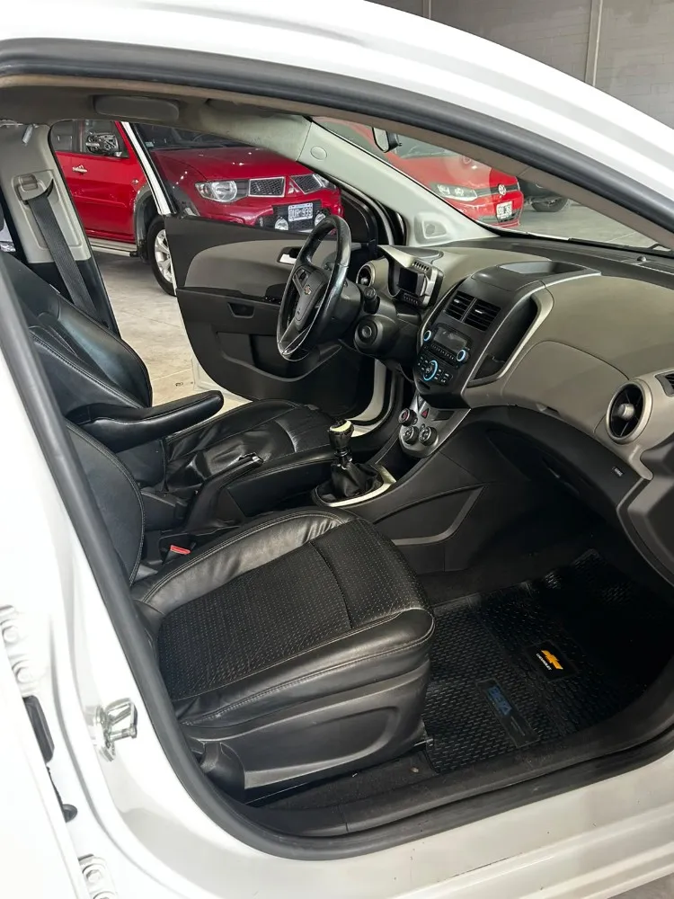 Chevrolet SONIC LTZ MT — foto 6