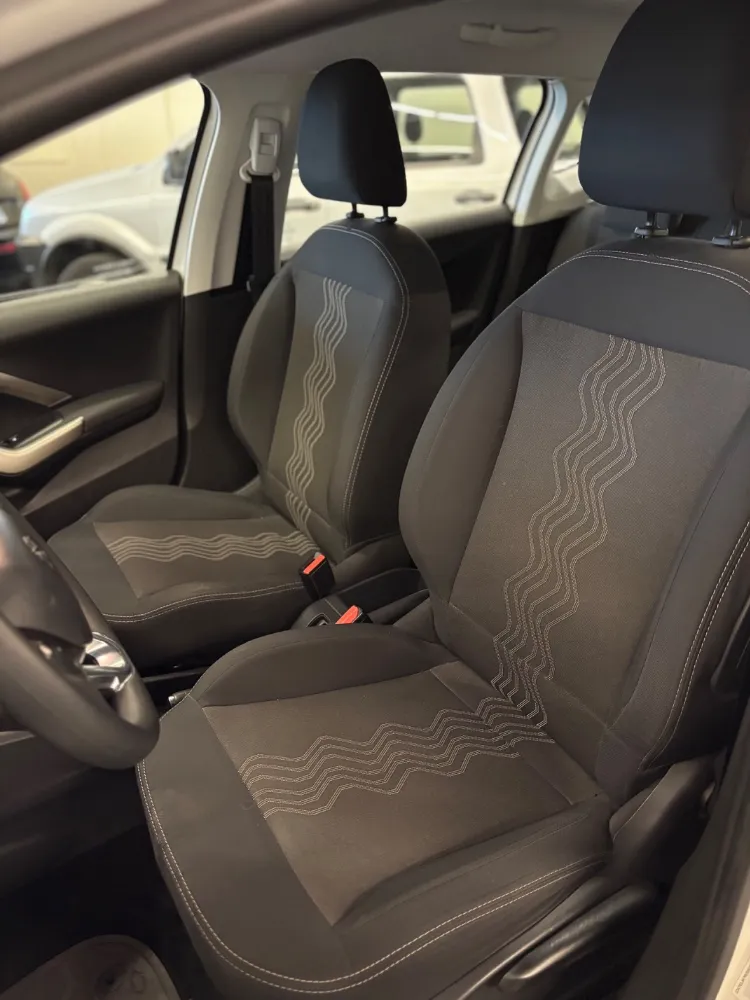 Peugeot 2008 Allure — foto 9