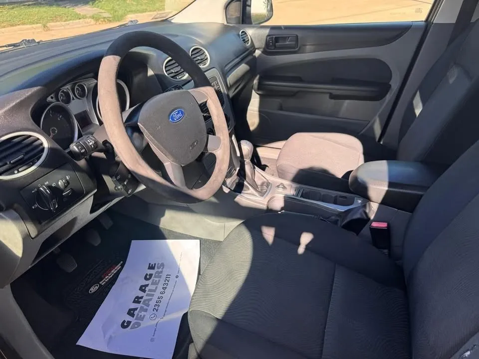 Ford FOCUS 4P 1,6 Trend Exe — foto 5