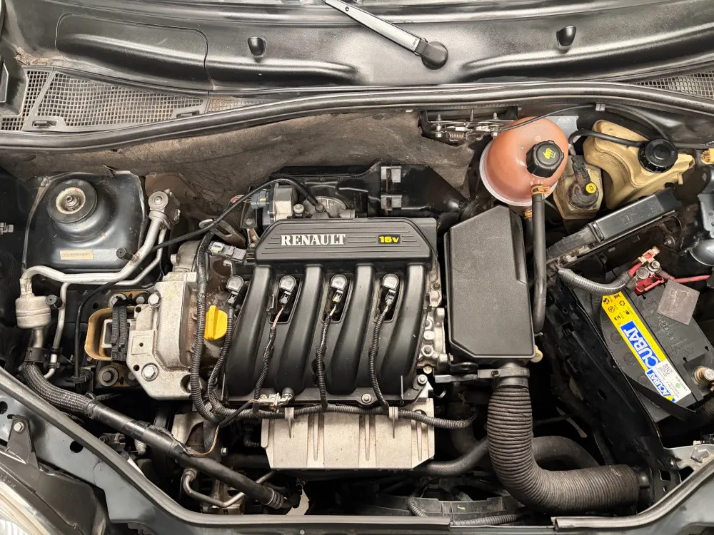 Renault Kangoo Express Confort 1.6 5A CD DA CA SVT — foto 9