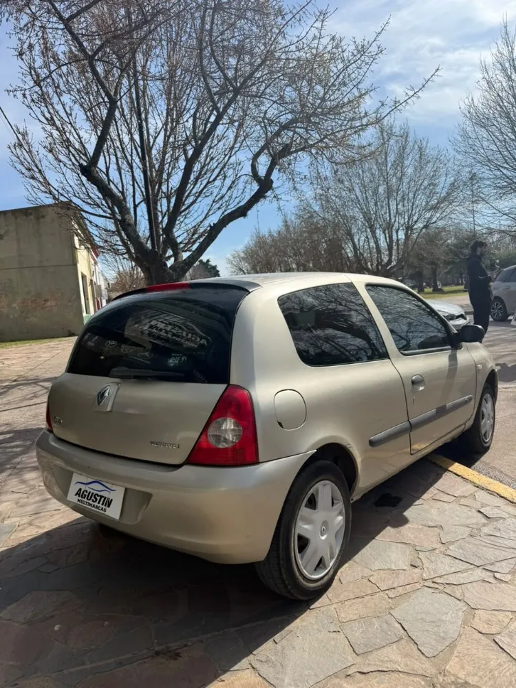 Renault Clio 1.6 — foto 4
