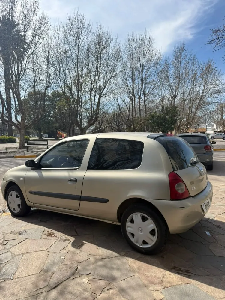 Renault Clio 1.6 — foto 5