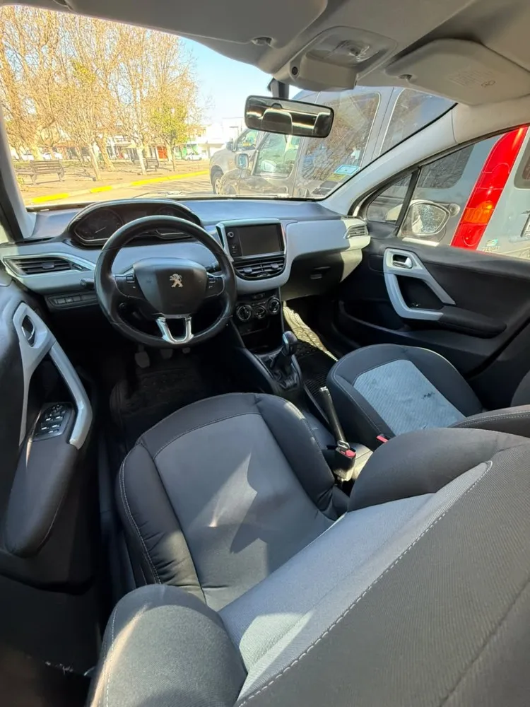 Peugeot 208 Allure — foto 2