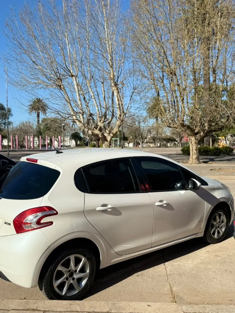 Peugeot 208 Allure — foto 3
