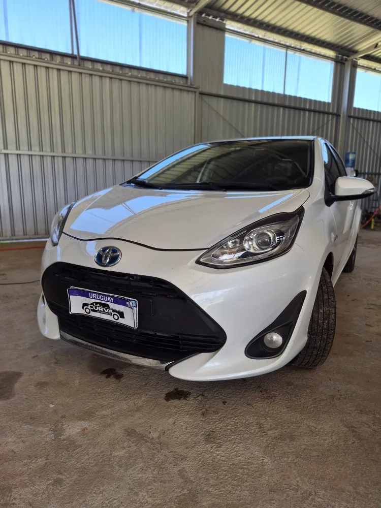 Toyota PRIUS C 1.5 HYBRID — foto 3