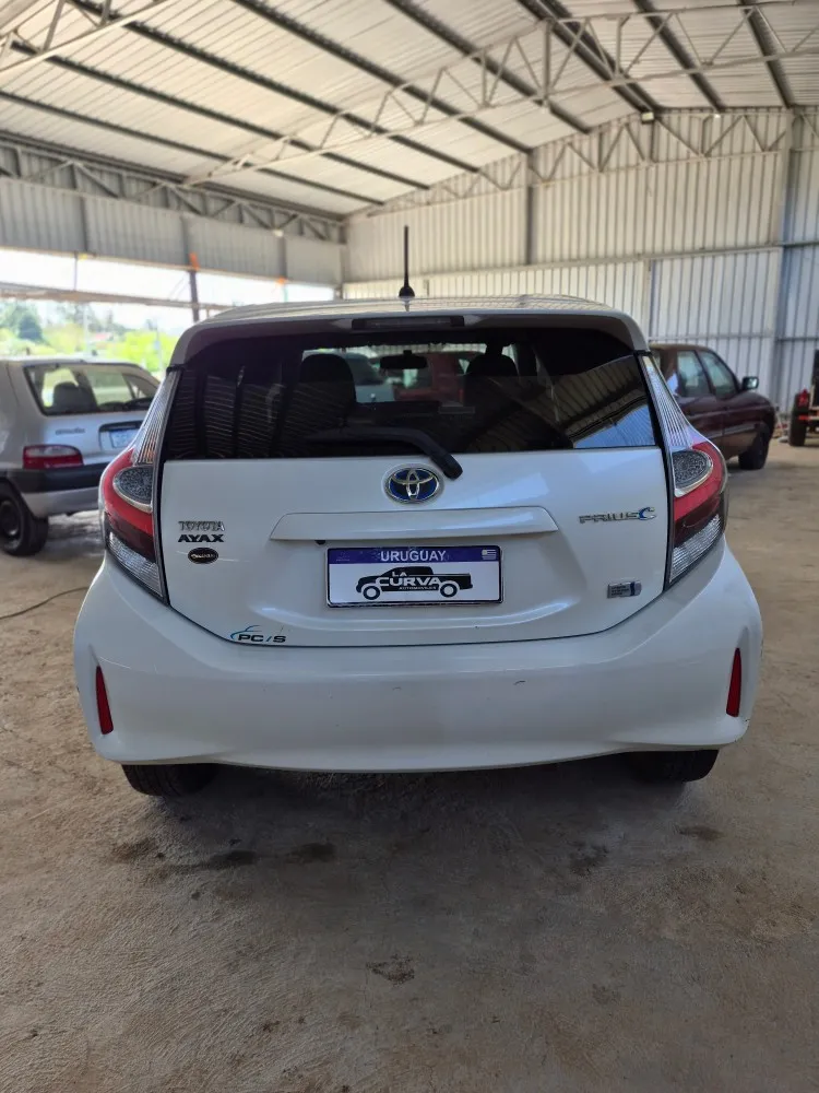 Toyota PRIUS C 1.5 HYBRID — foto 5