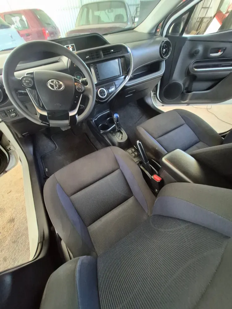 Toyota PRIUS C 1.5 HYBRID — foto 8