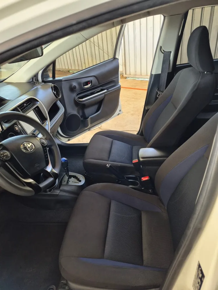 Toyota PRIUS C 1.5 HYBRID — foto 9