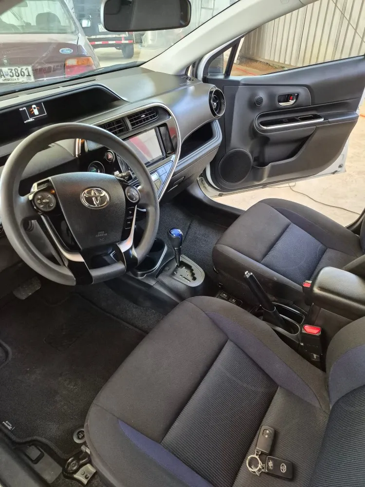 Toyota PRIUS C 1.5 HYBRID — foto 10