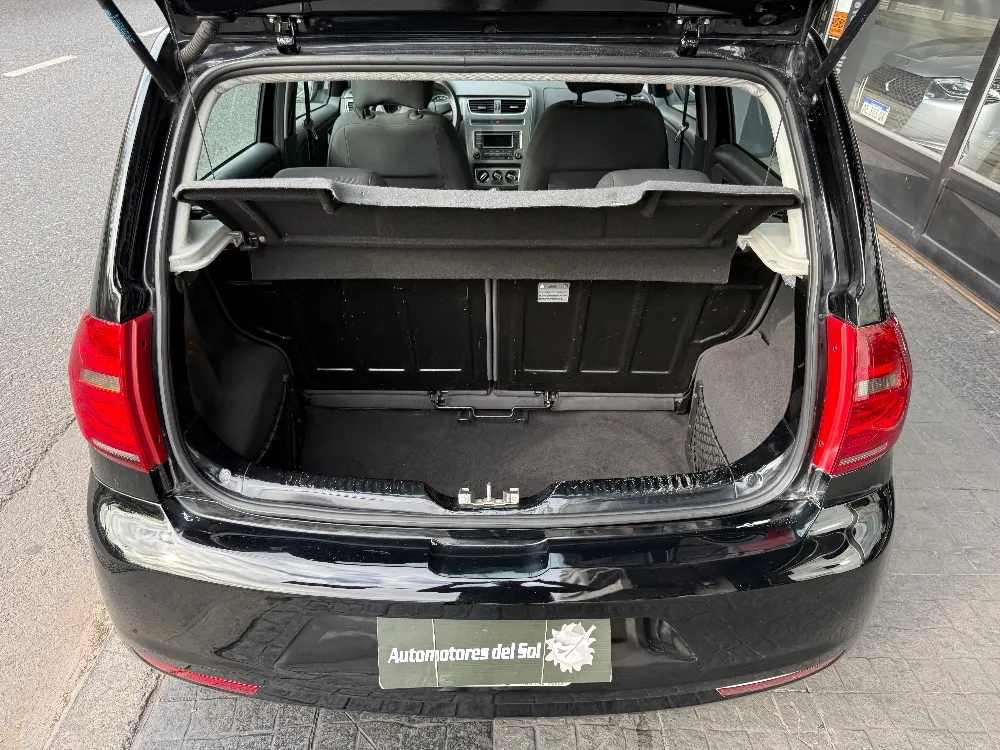 Volkswagen FOX 5P 1,6 Comfortline Pack — foto 12
