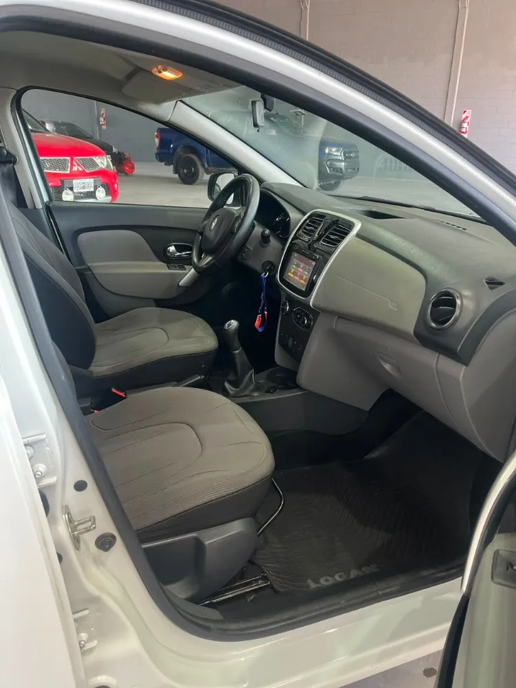 Renault LOGAN PRIVILEGE 1.6 — foto 4