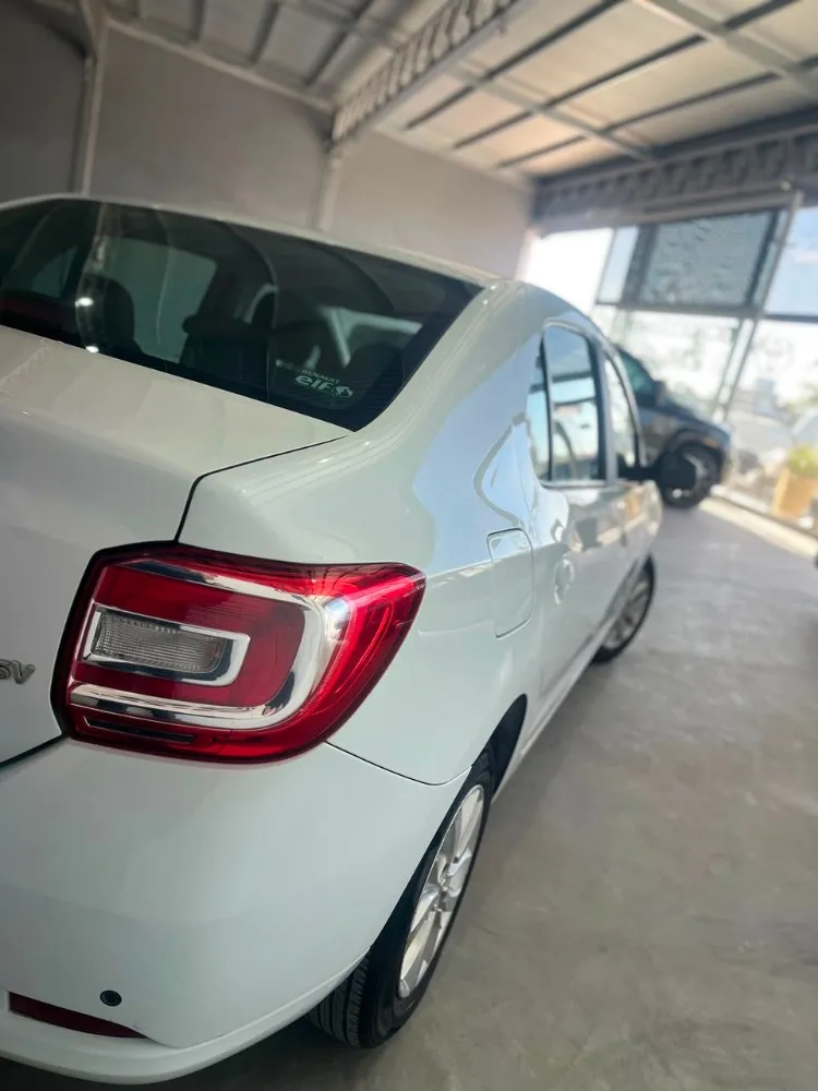Renault LOGAN PRIVILEGE 1.6 — foto 5