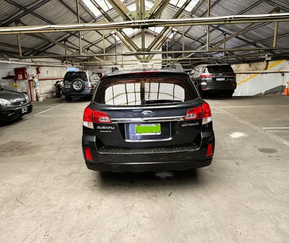 Subaru Outback 3.6R — foto 6