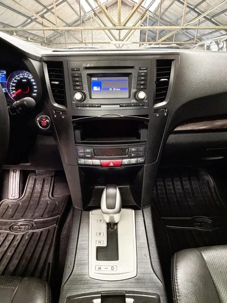 Subaru Outback 3.6R — foto 11