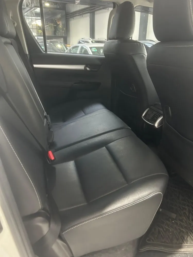 Toyota Hilux 2.8 Srx At Tdi dc 4x4 — foto 14