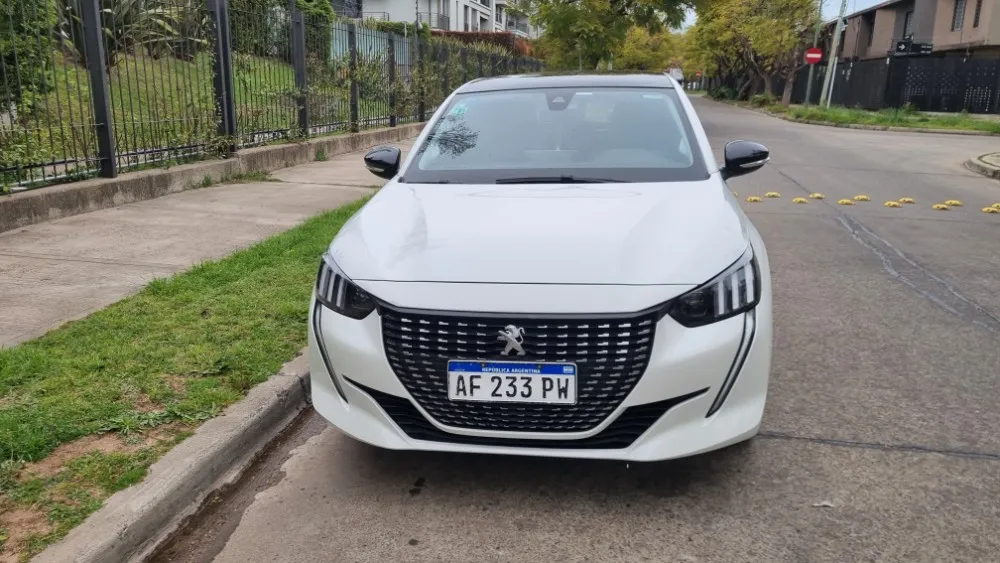 Peugeot 208 Allure — foto 4