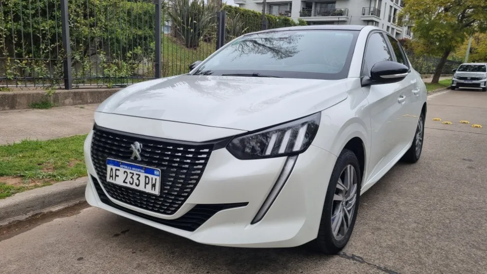 Peugeot 208 Allure — foto 5