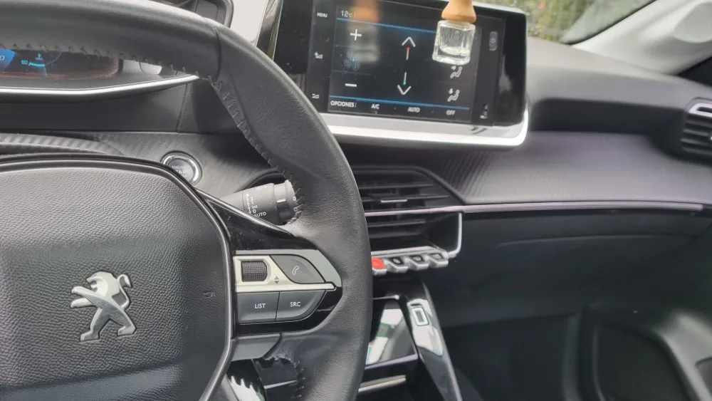 Peugeot 208 Allure — foto 15