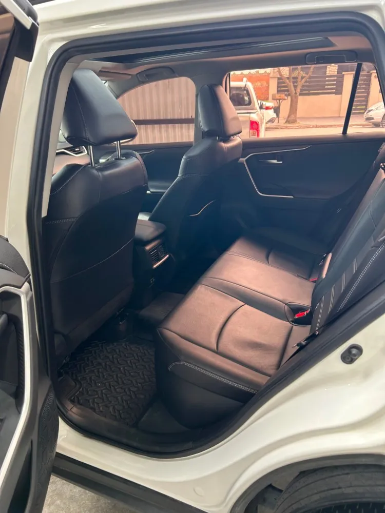 Toyota RAV4 2.5 Hybrid Ltd 4x4 — foto 15
