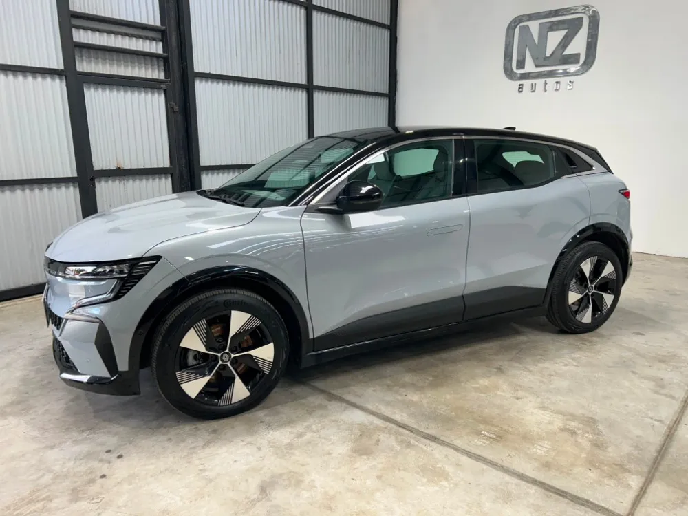 Renault Megane E-Tech Iconic — foto 4