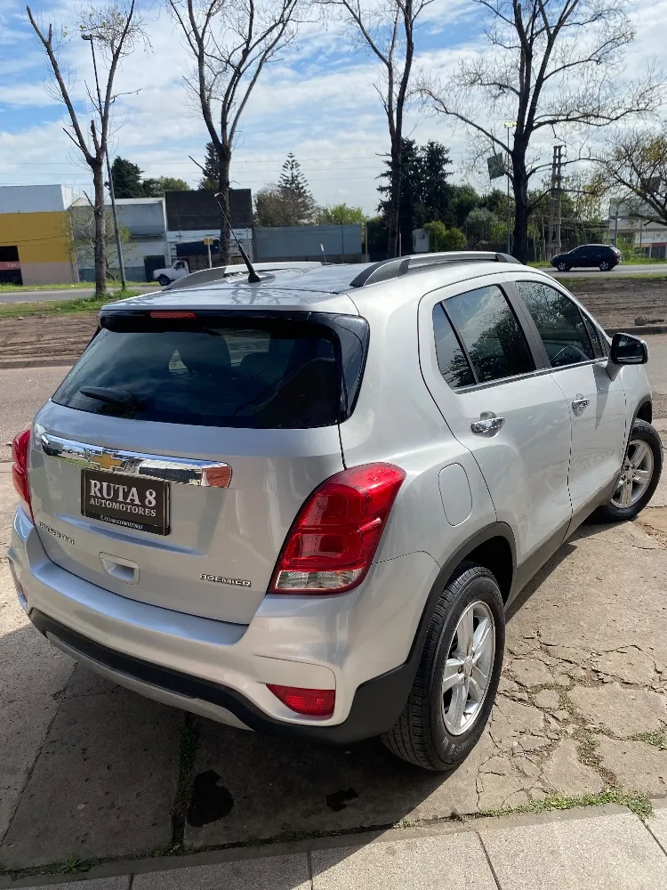 Chevrolet TRACKER 1.8 4X4 LTZ AUT. PREMIER L/17 — foto 4
