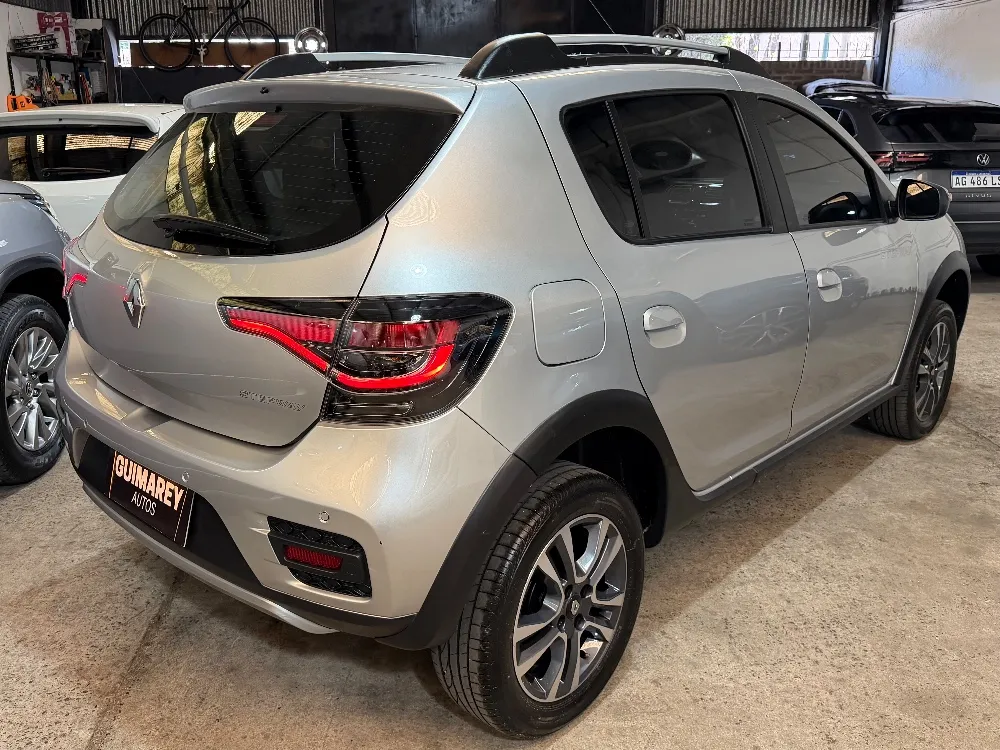 Renault SANDERO STEPWAY 5P 1,6 16V Intens CVT — foto 3