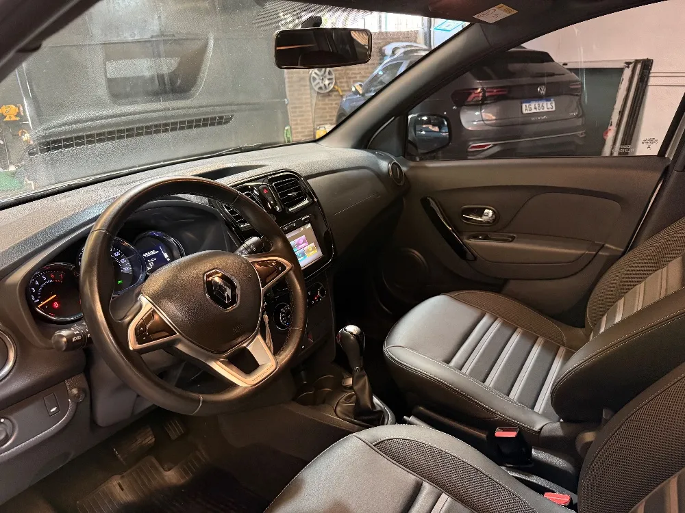 Renault SANDERO STEPWAY 5P 1,6 16V Intens CVT — foto 6