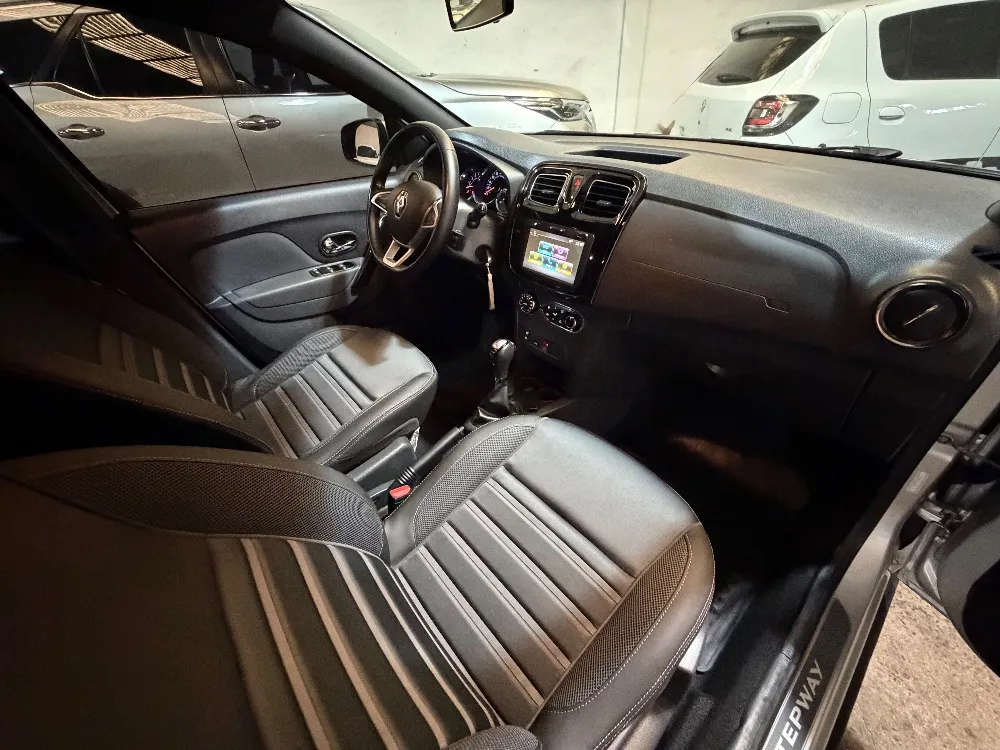 Renault SANDERO STEPWAY 5P 1,6 16V Intens CVT — foto 7