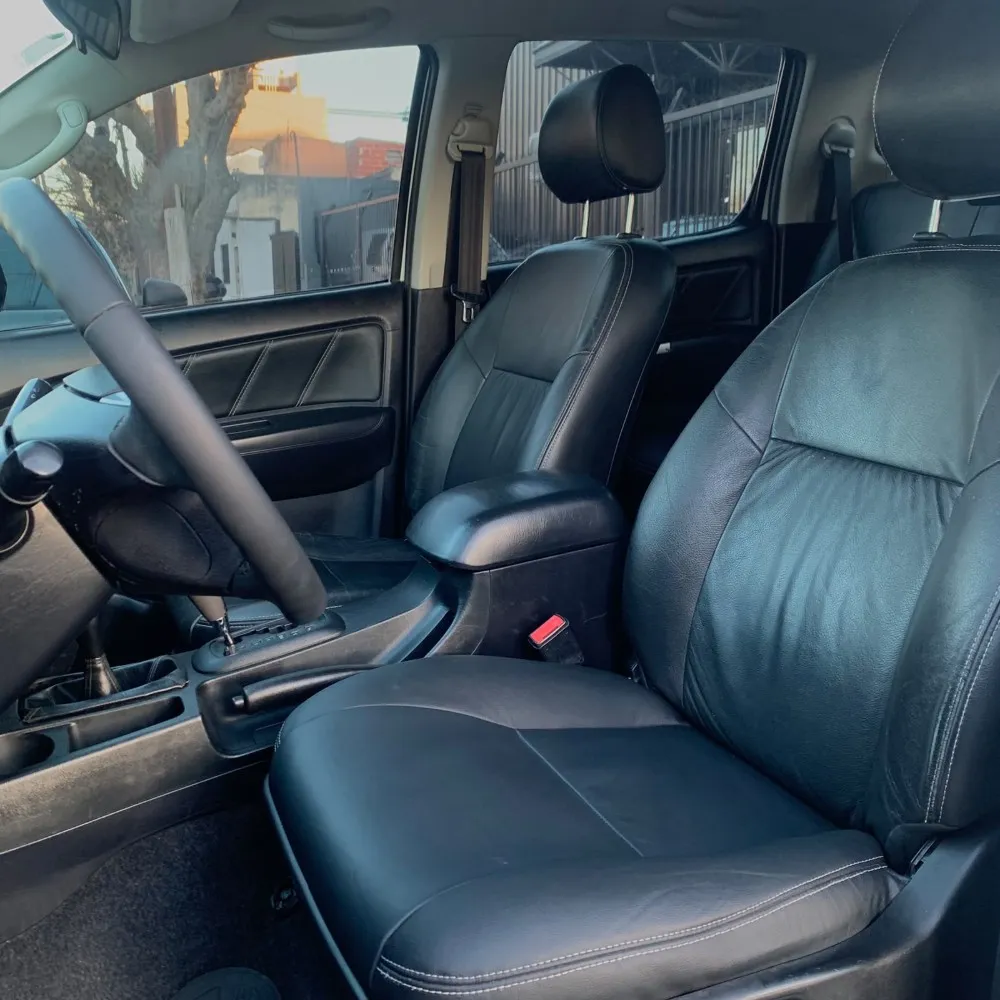 Toyota HILUX PICK - UP SRV 4X4 3.0 TDI AT — foto 8