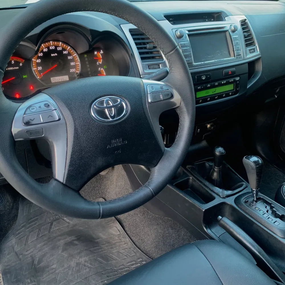 Toyota HILUX PICK - UP SRV 4X4 3.0 TDI AT — foto 9