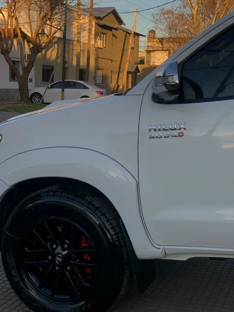 Toyota HILUX PICK - UP SRV 4X4 3.0 TDI AT — foto 11