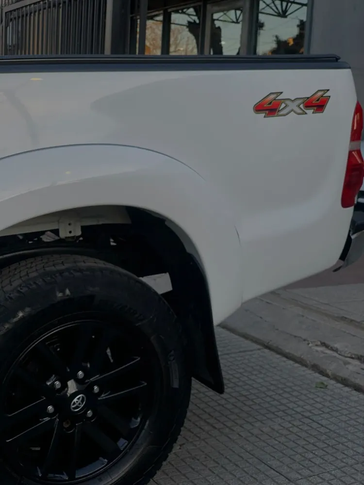 Toyota HILUX PICK - UP SRV 4X4 3.0 TDI AT — foto 12