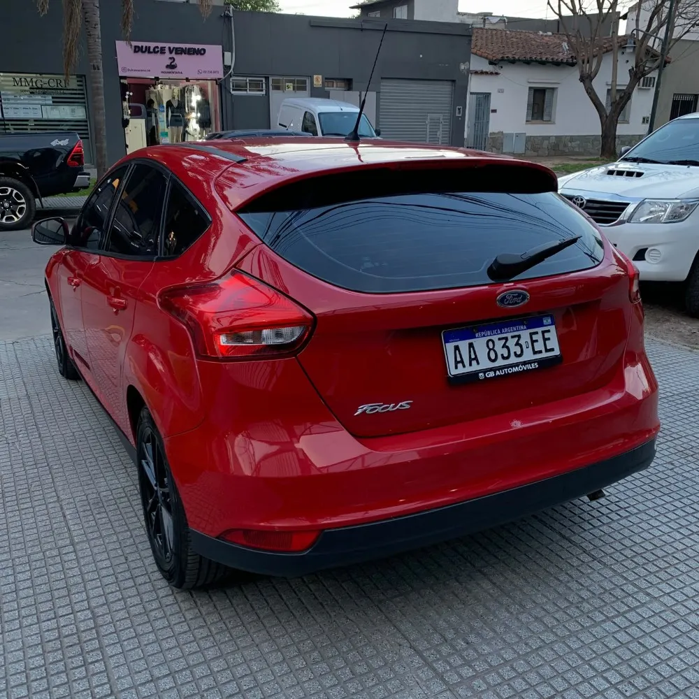 Ford FOCUS S 1.6 5P — foto 4