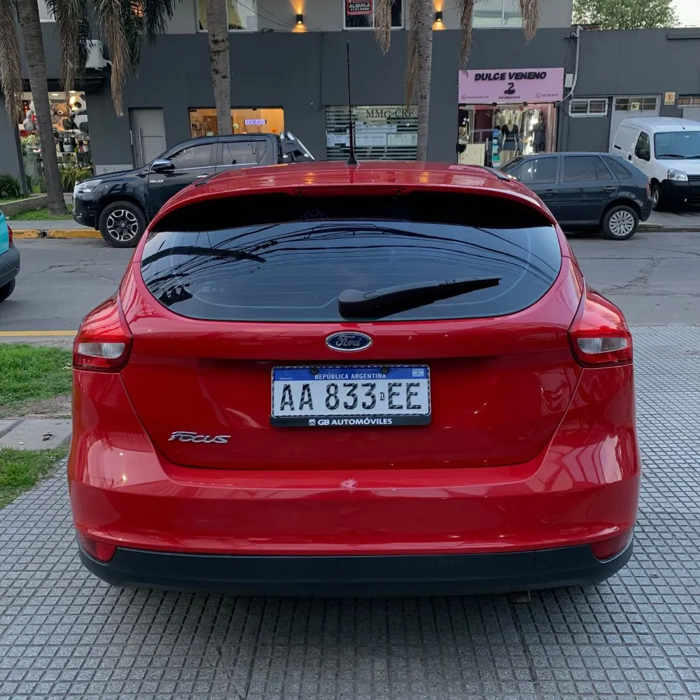 Ford FOCUS S 1.6 5P — foto 5