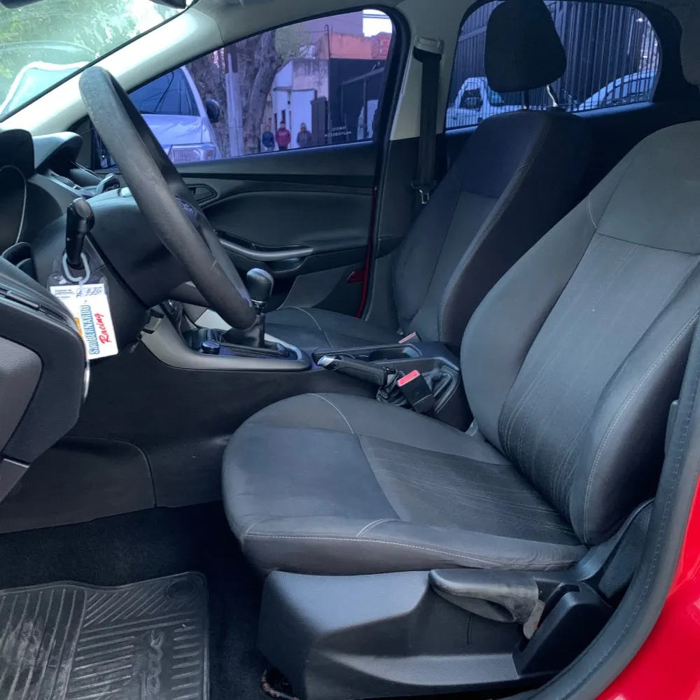 Ford FOCUS S 1.6 5P — foto 9