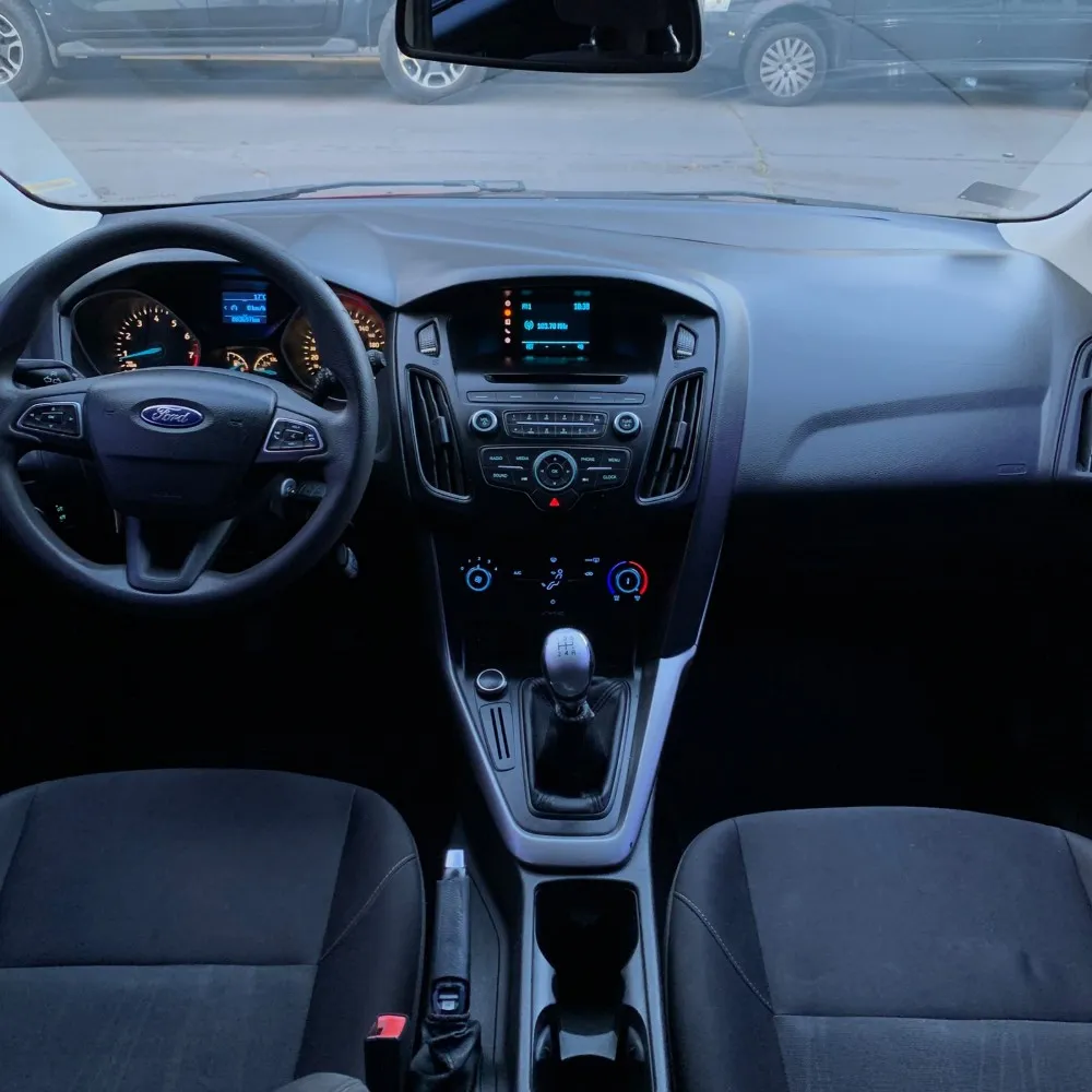 Ford FOCUS S 1.6 5P — foto 11